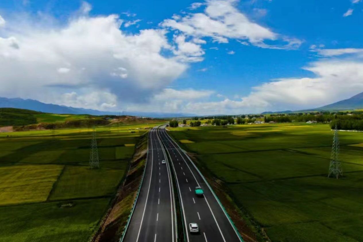 G0611張掖至汶川國(guó)家高速同仁至賽爾龍公路